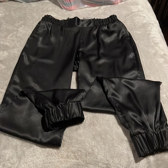 She said joggers - Picture 8 of 15